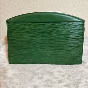 LOUIS VUITTON Epi Trousse Crete Pouch Clutch Green  P0337